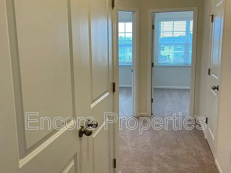 1121 Diamond Dove Ln — Photo 6