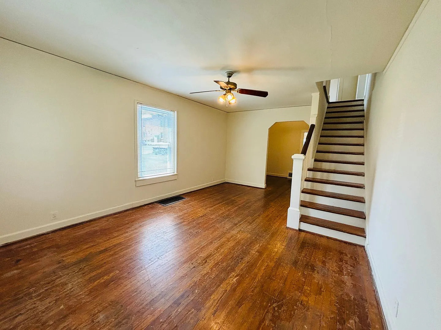 2 Bedroom 1 Bath Duplex — Photo 3
