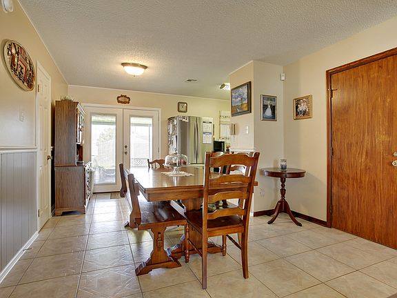 4th image of 2928 Mt Kennedy Dr
