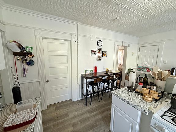 5th image of 174 Brentwood Ave #2