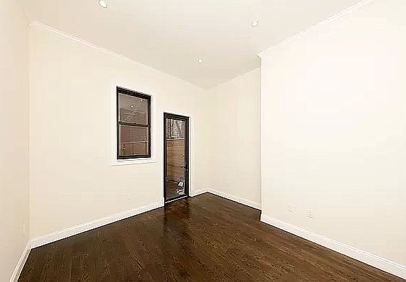 4th image of 106 Bedford Ave #1F