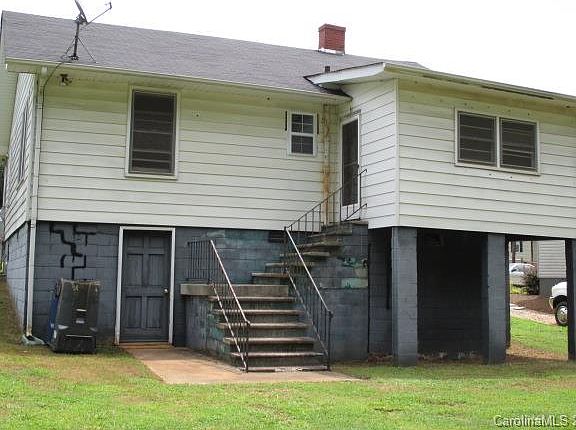 2nd image of 202 River St