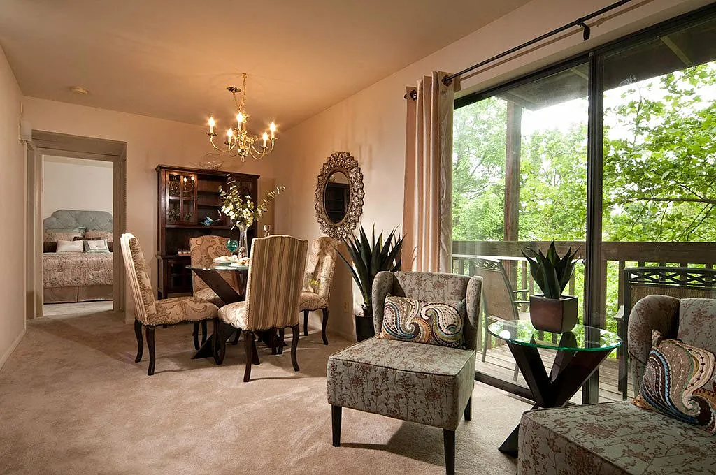 Mansfield Woods Apartments — Photo 4