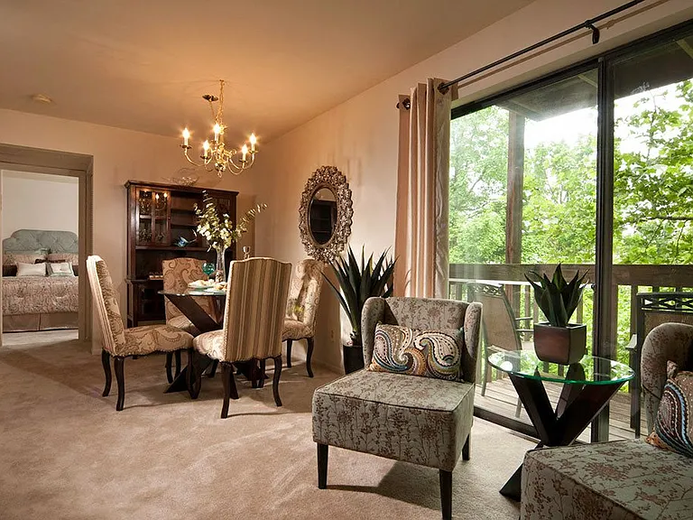 Mansfield Woods Apartments — Photo 4