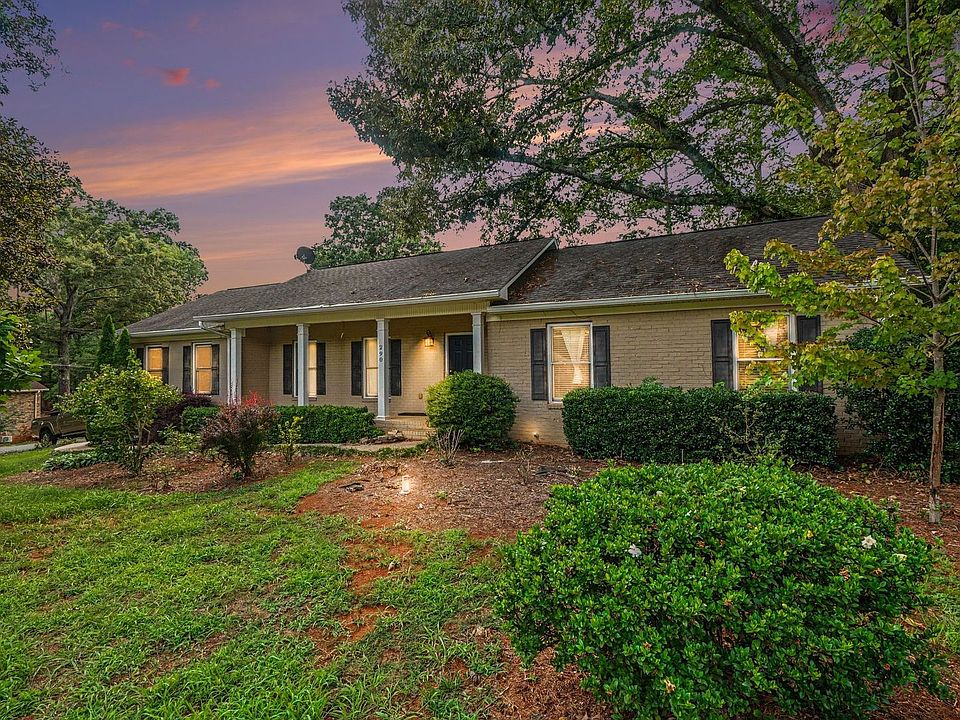 1st image of 290 University Cir