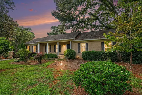 290 University Cir Photo 1