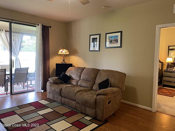 5th image of 642 Marian Ct