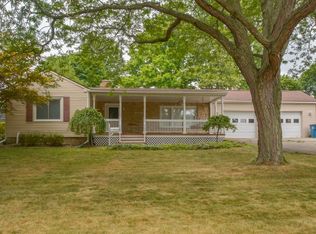 319 East Dr, Marshall, MI 49068