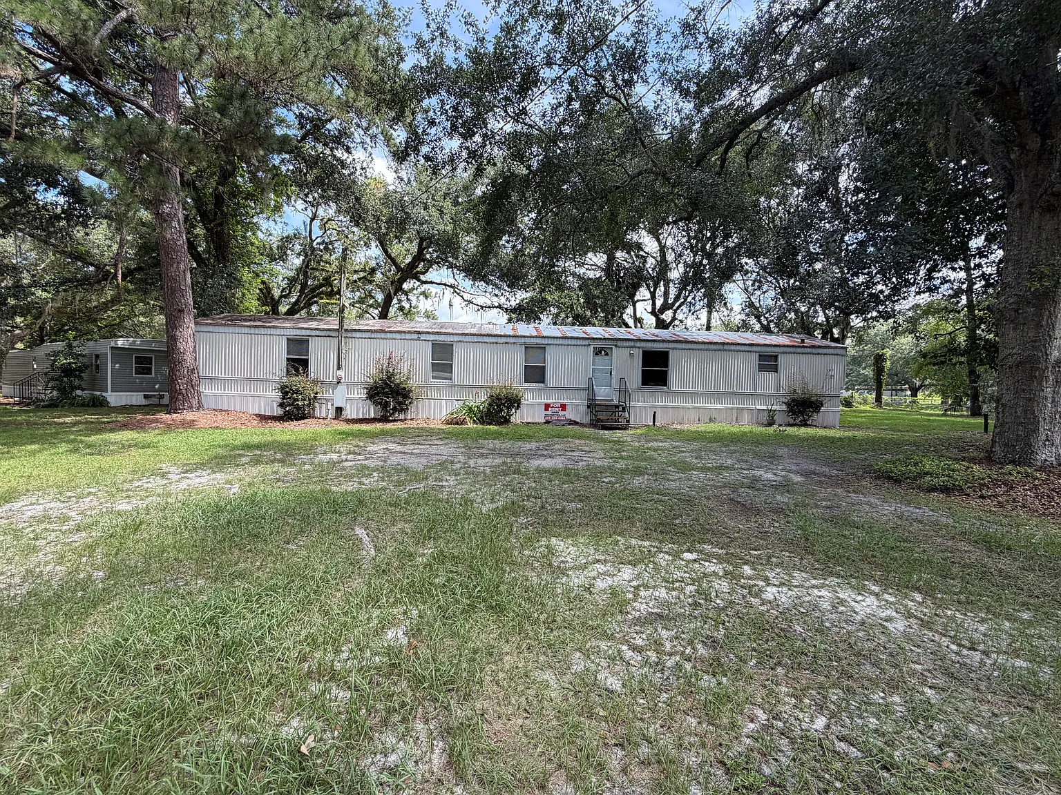 3 bed, 1216 sqft, $850 — Photo 1
