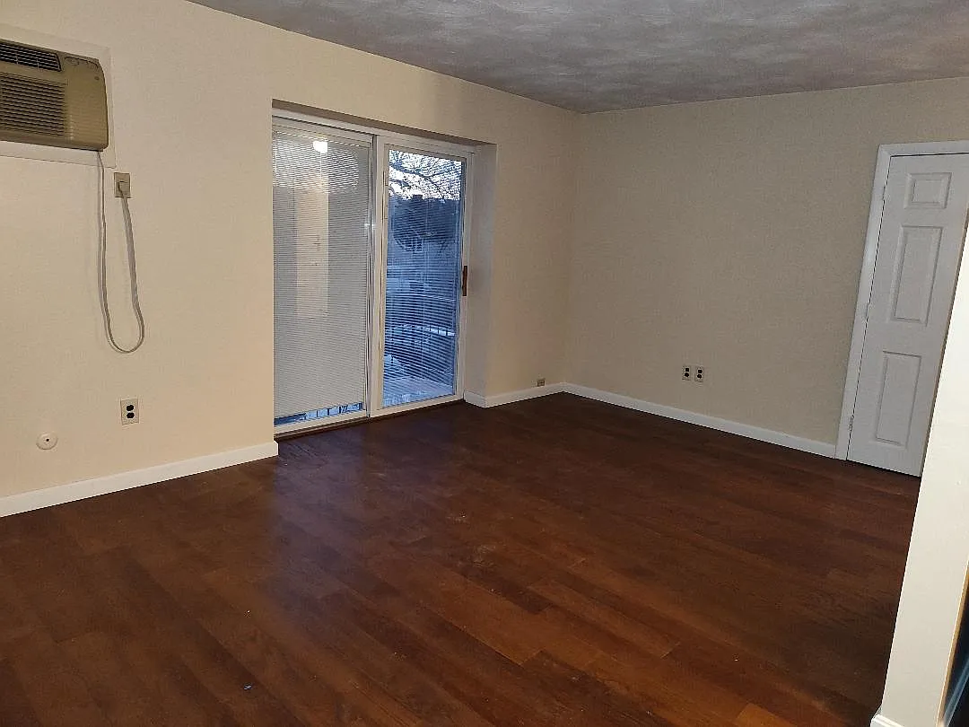 2 bed, $2,000 — Photo 2