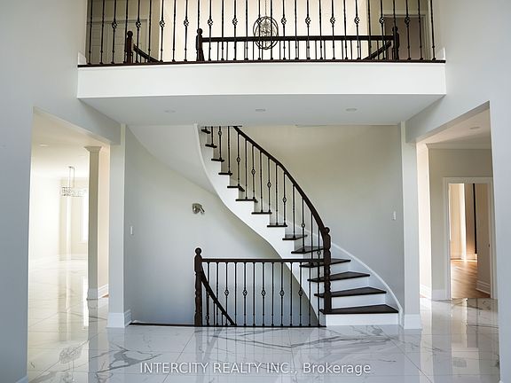 5th image of 70 Belsite Ct