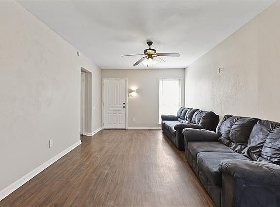 4th image of 701 Carpenter Dr