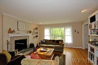1st image of 1 Rosanne Dr