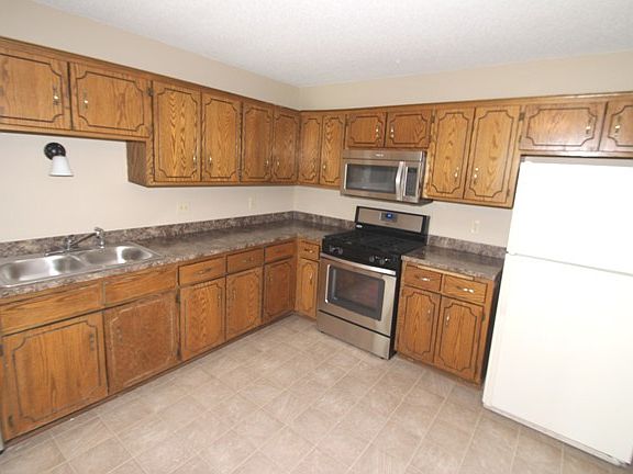 4th image of 584 Pleasure Creek Dr NE