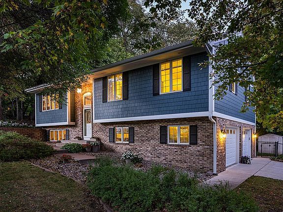 4th image of 8165 Trillium Ln