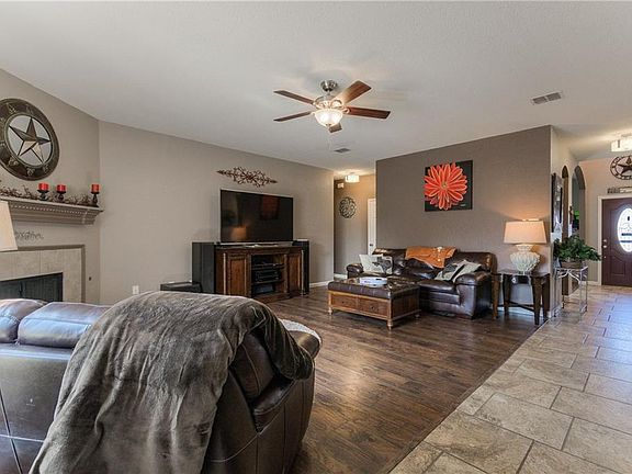 5th image of 2917 Trailview Dr