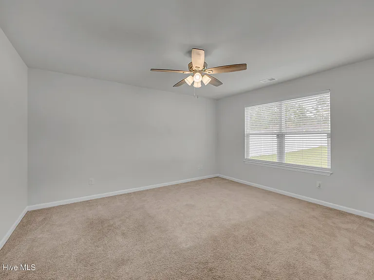 668 Buckeye Rd NE — Photo 17