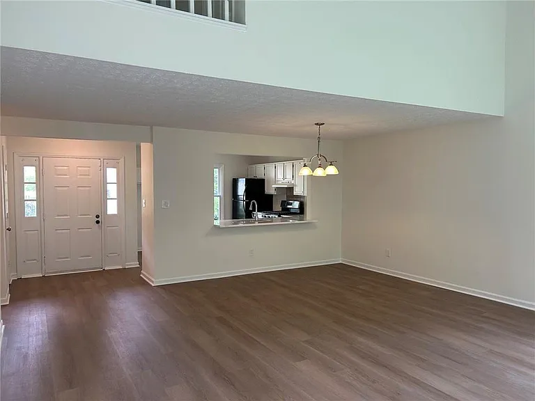 3886 Hadley Farm Dr — Photo 2