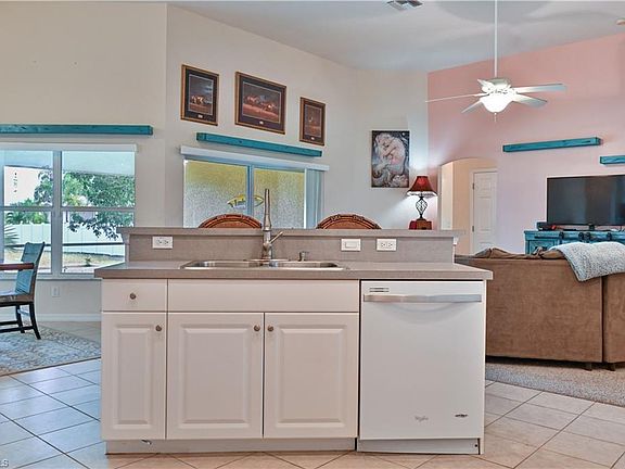 3rd image of 2813 NW 20th Pl