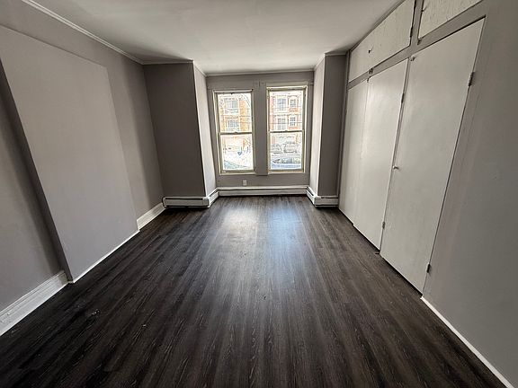 3rd image of 144 Wakeman Ave APT 1