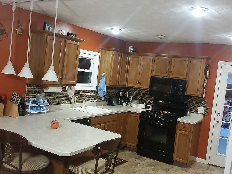 2nd image of 254 Spring St