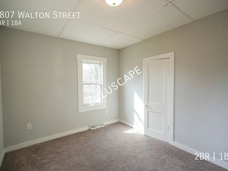 1807 Walton St — Photo 4
