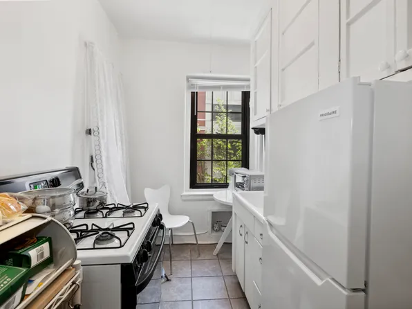 114 Clinton Street 3E image 3 of 7