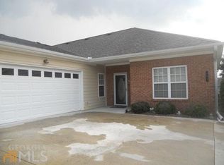 402 Commonwealth Cir, Newnan, GA 30263