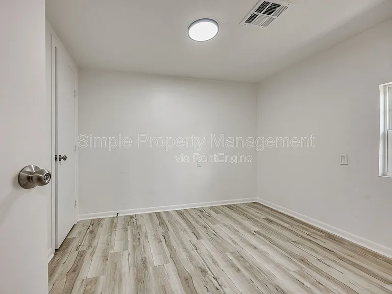 4608 N Libby Ave — Photo 13