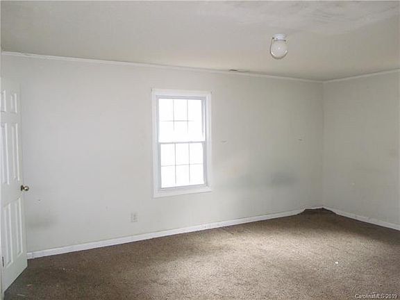 3rd image of 754 Jefferson Ave