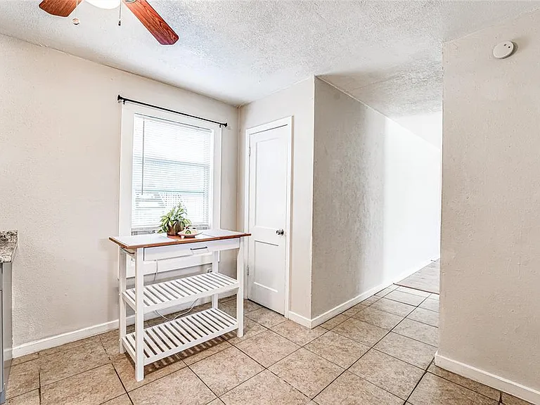 2520 Anita St — Photo 11