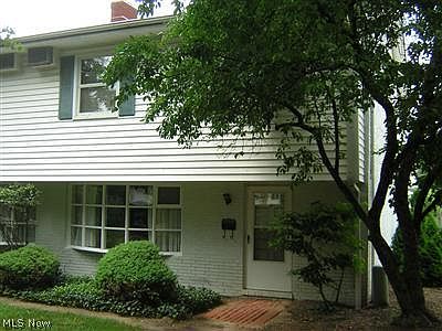 1st image of 15 Meadowlawn Dr