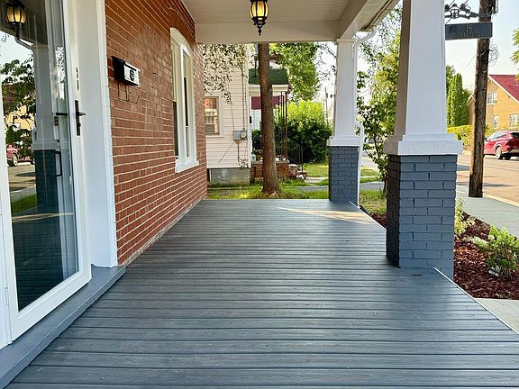 4th image of 16 Richards Ave