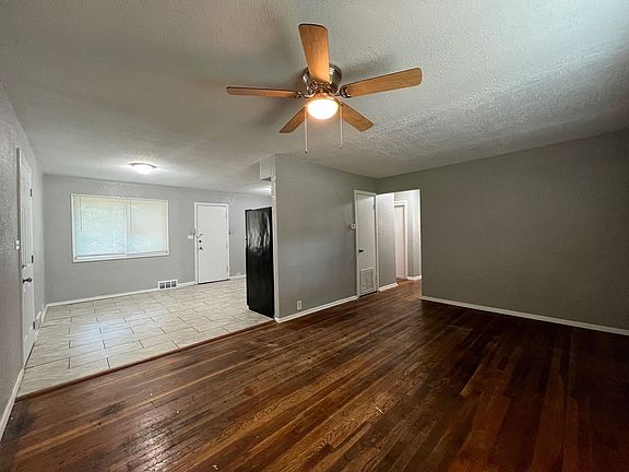 5th image of 11400 Richmond Ave