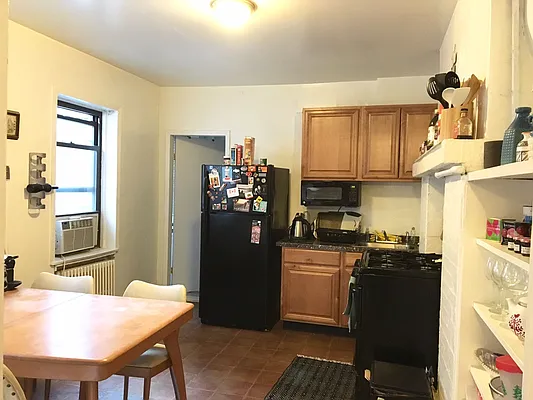 Rented by Moises Farhart, LREB | media 26