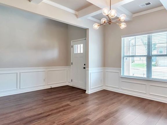 4th image of 785 Lakehaven Ln