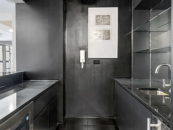 4th image of 750 Park Ave #6-B