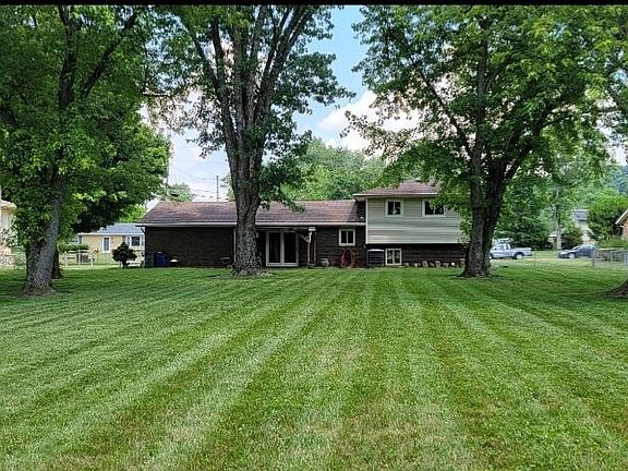 2nd image of 5781 Lake Circle Dr