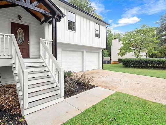 3rd image of 485 Sheringham Ct