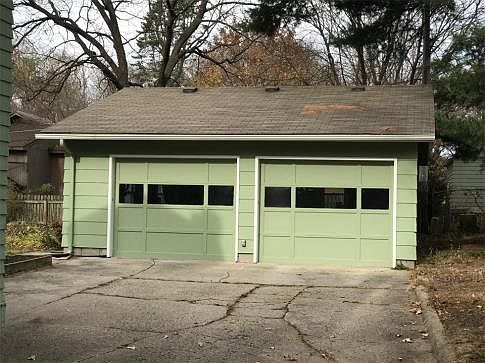 2nd image of 1111 Orchard Dr