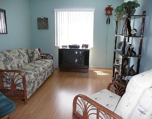 3rd image of 3347 Balsam Dr