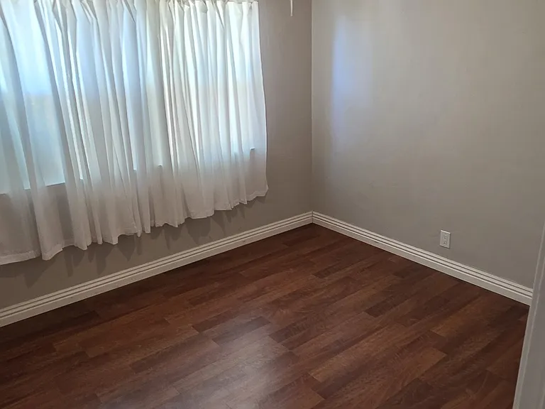 2516 Charleston Dr — Photo 9