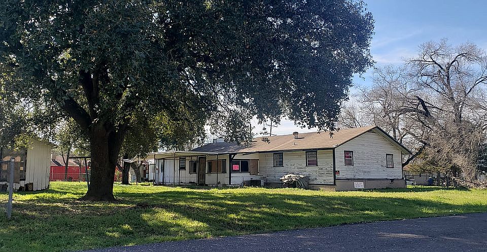 Home sits on .264 Acres
