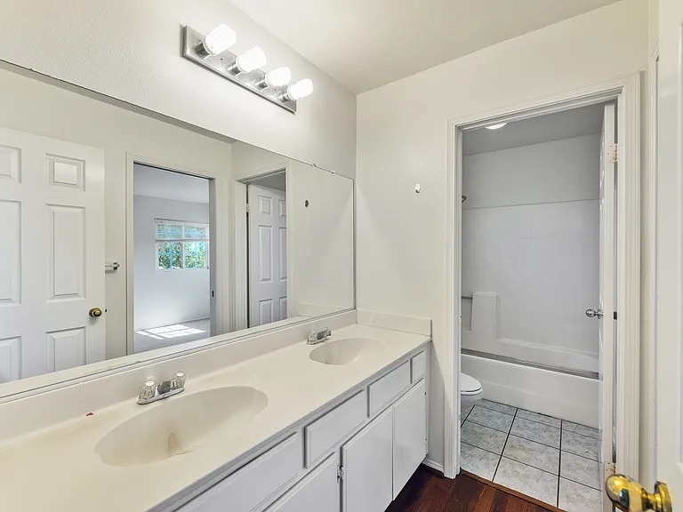 6587 Shawna Ave — Photo 21