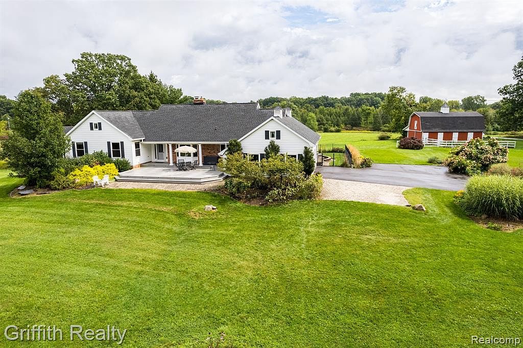 2493 Clyde Rd, Howell, MI 48855 Zillow