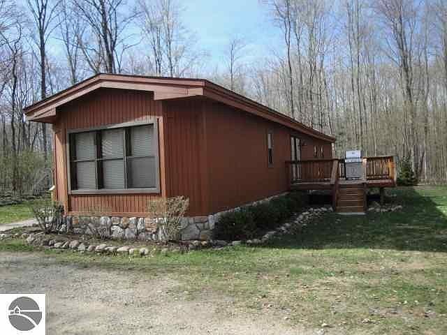 1st image of 5324 Forest Dr NE