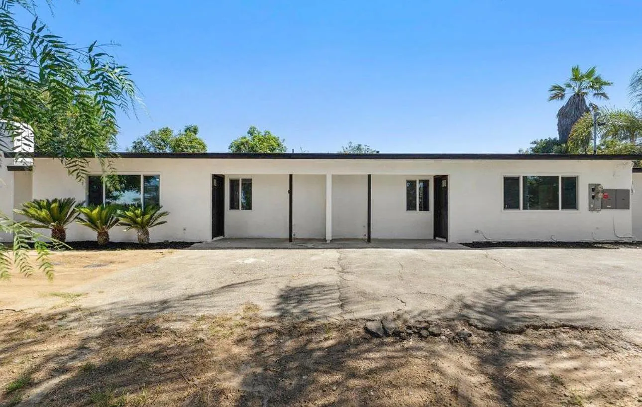 2054 E Mission Rd — Photo 1