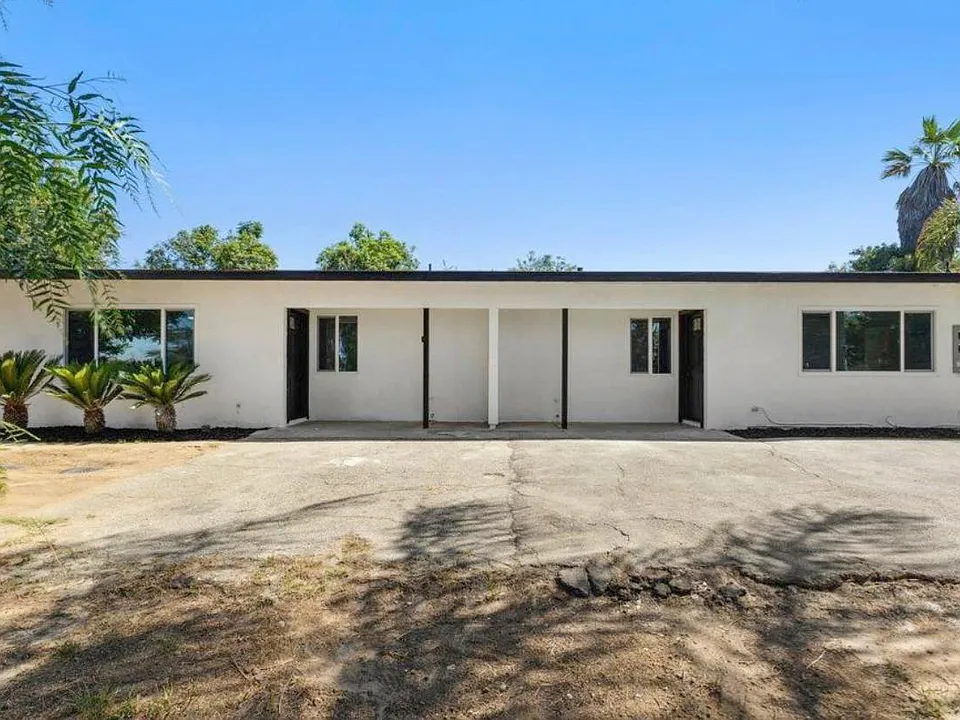 2054 E Mission Rd