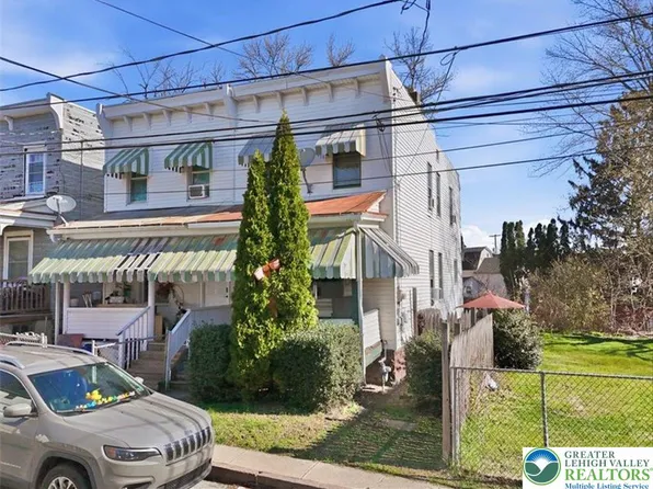 22 Schoolhouse Ln, Wilkes Barre, PA 18702