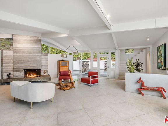 3rd image of 3027 Franklin Canyon Dr